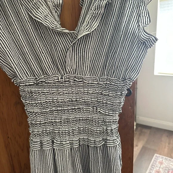 Max Studio Textured black white pattern  Jumpsuit size small - Picture 2 of 8